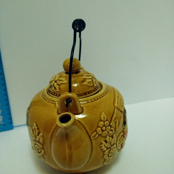 Brown ceramic Tea Time teapot - Picture 3 of 10